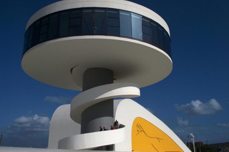 El Centro Niemeyer es el símbolo del Arte y la Cultura de Avilés y comarca