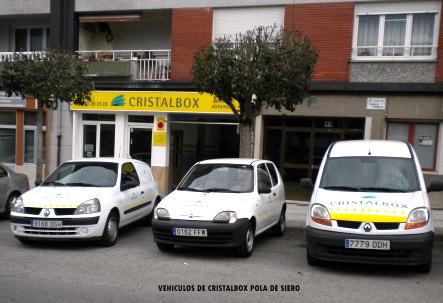 Unidades móviles de CristalBox para realizar las reparaciones en el sitio del cliente. Unidades móviles de CristalBox para realizar las reparaciones en el sitio del cliente.