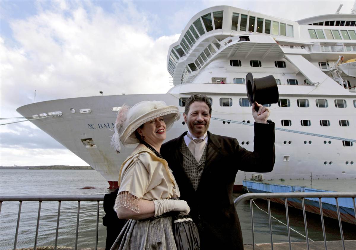 En el aniversario, realizó el mismo viaje recreando el último viaje del Titanic.