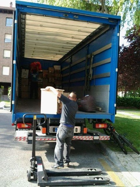 Foto de Mudanzas Internacionales de Mh Logística en el directorio de empresas de los Centros de lavado y detallado de coches Elefante Azul de Avilés