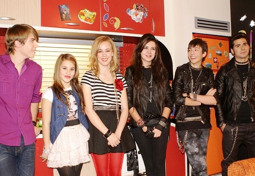 Equipo de Disney Channel en el sitio web del Elefante Azul de Avilés