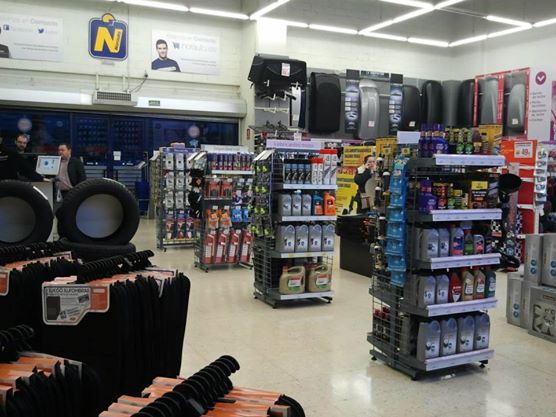 Foto del interior de la tienda de Norauto Parque Astur en el sitio web de los Centros de lavado de coches Elefante Azul de Avil&eacute;s 