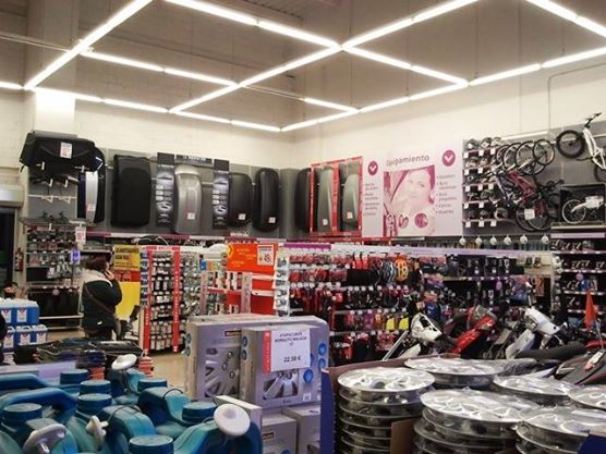 Otra imagen del interior de la tienda de Norauto Parque Astur en el sitio web de los Centros de lavado de coches Elefante Azul de Avil&eacute;s