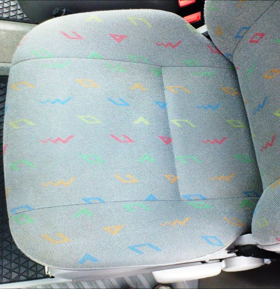 Asiento de camión reparto después de su limpieza en Frank Car Detail del Centro de lavado y detallado de coches Elefante Azul de Avilés