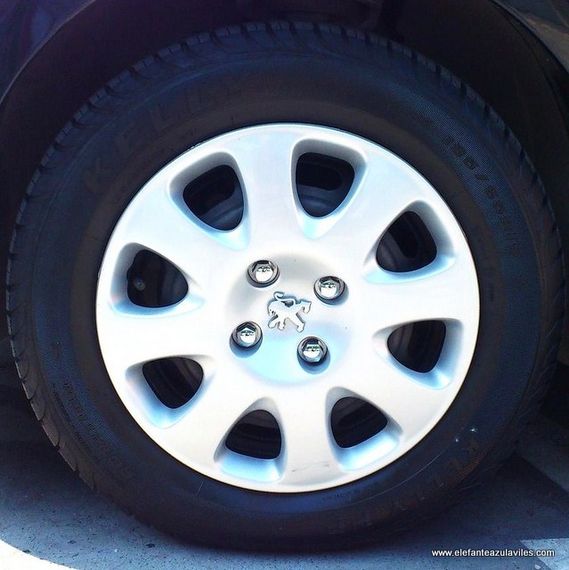Aspecto de las llantas después de su limpieza en Frank Car Detail. Centro Elefante Azul de la Ría de Avilés
