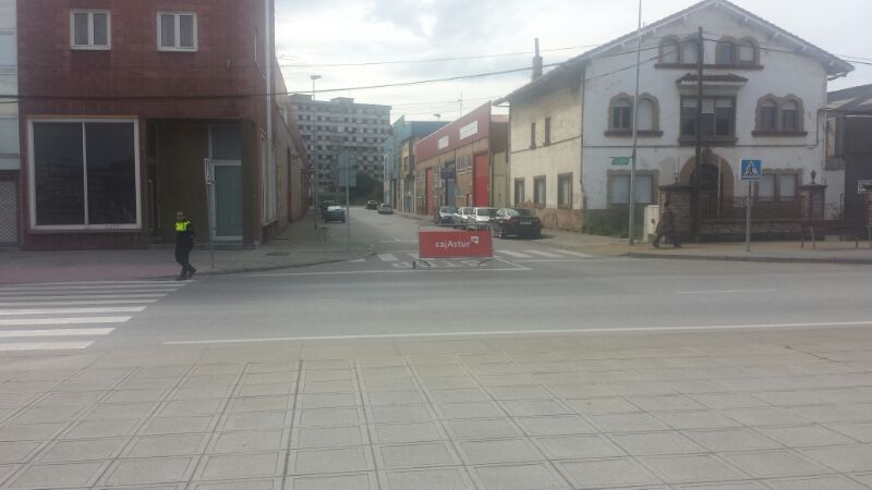 Soledad de las calles del polígono de la Ría de Avilés por el corte municipal del fin de semana. Foto del sitio web del Elefante Azul de Avilés