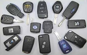 Imagen de distintas llaves en la ficha de Aperkey Avilés en el directorio de los Centros de lavado y detallado de coches Elefante Azul Avilés